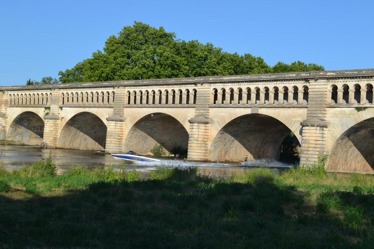 L'Instant Canal Capestang Luaran gambar