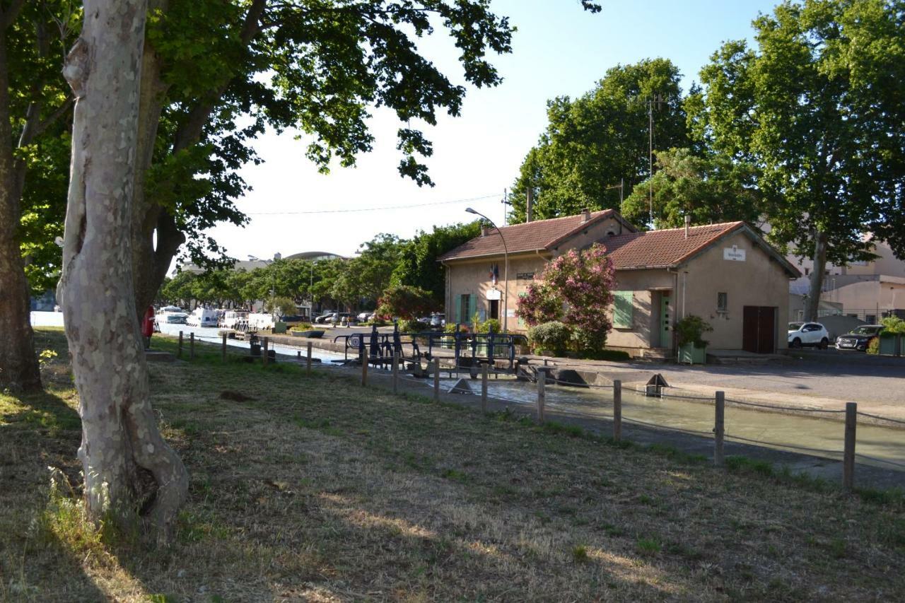 L'Instant Canal Capestang Luaran gambar
